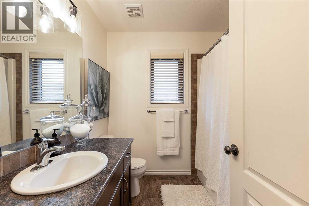 184 Hamptons Way SE - 27