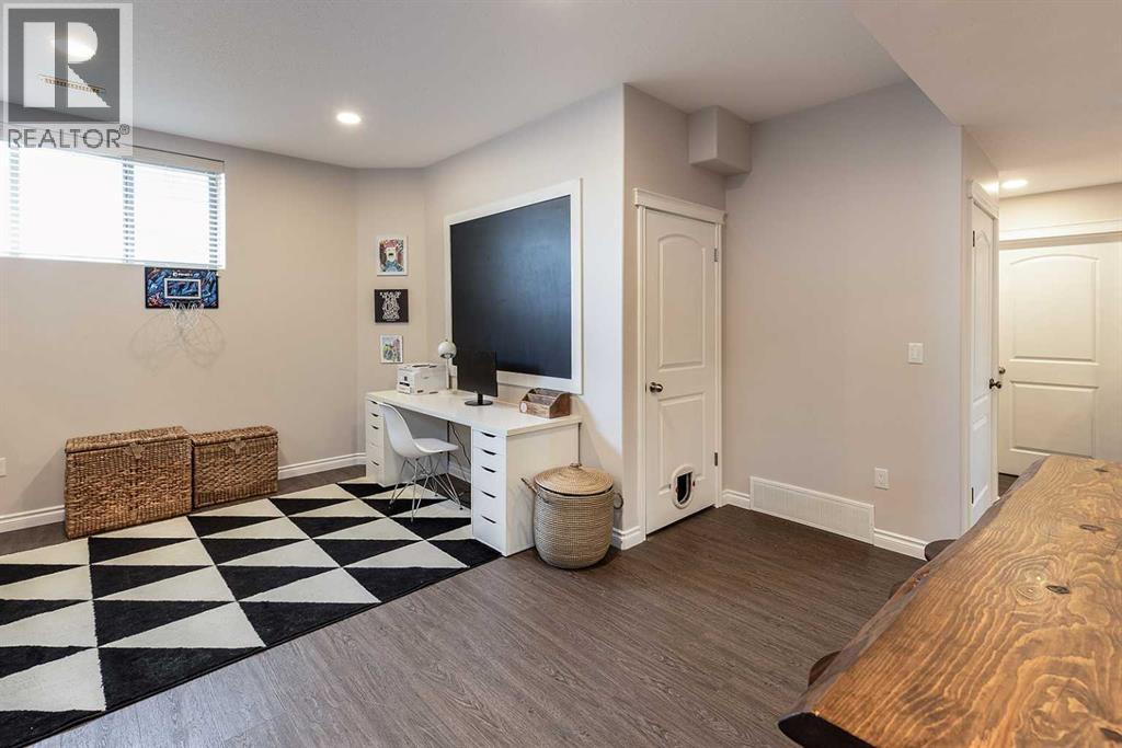 184 Hamptons Way SE - 37
