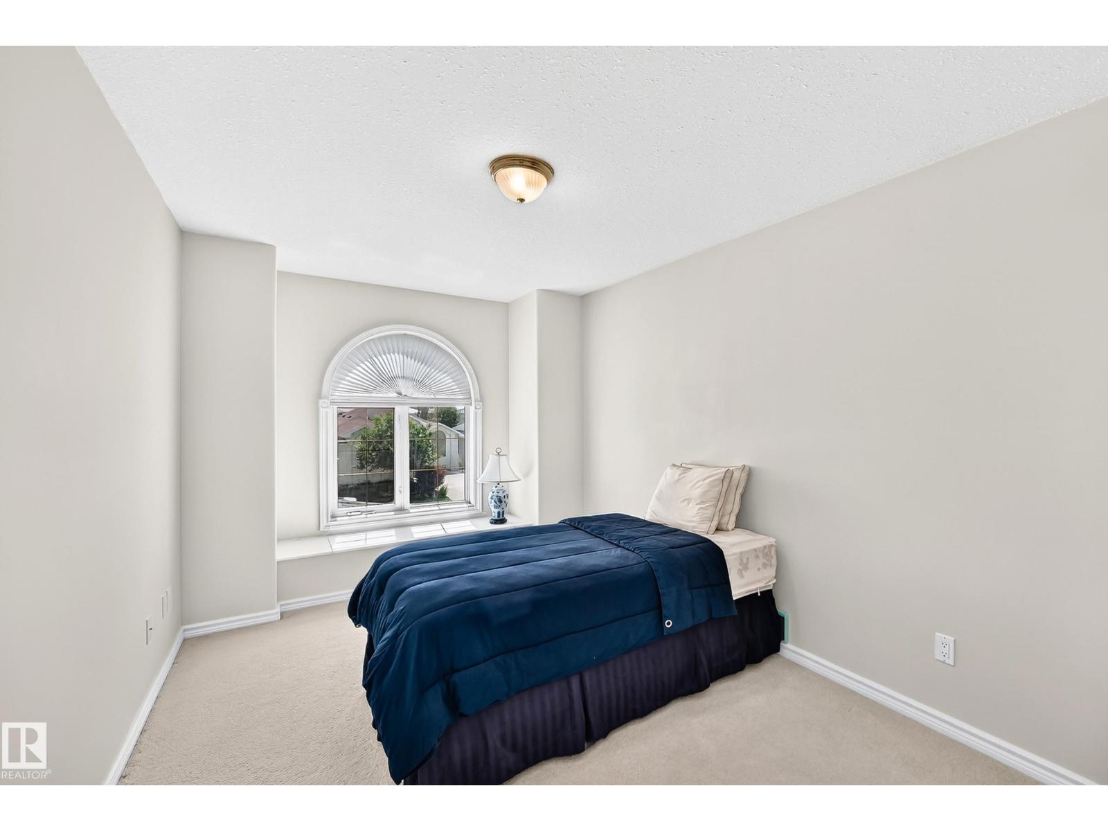 8820 158 AV NW - 49