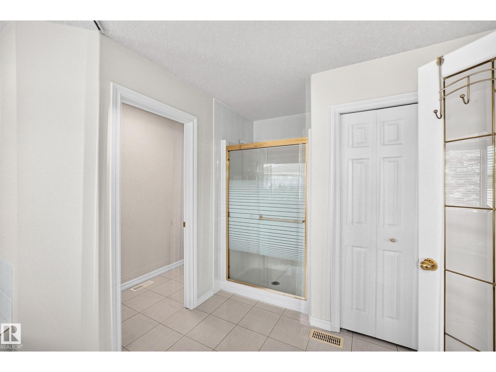 8820 158 AV NW - 45