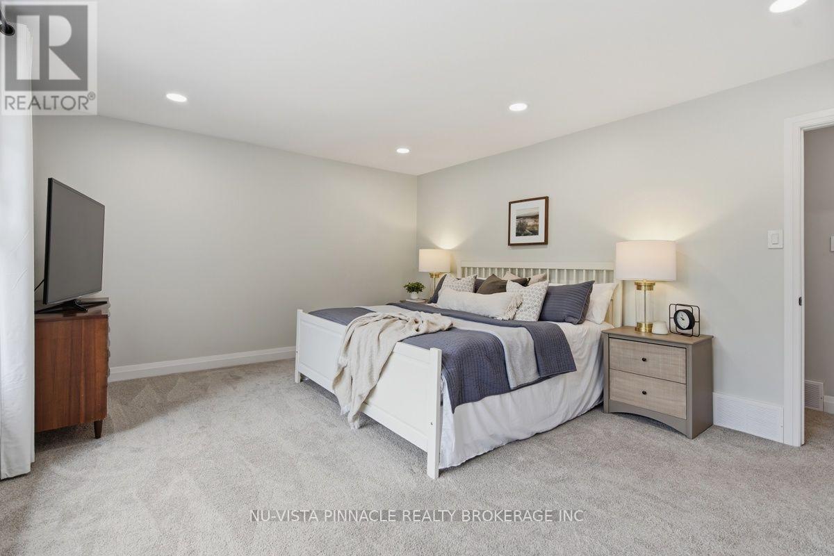 59 KINNEAR CRESCENT - 24