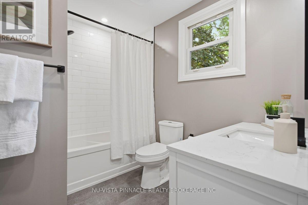 59 KINNEAR CRESCENT - 30