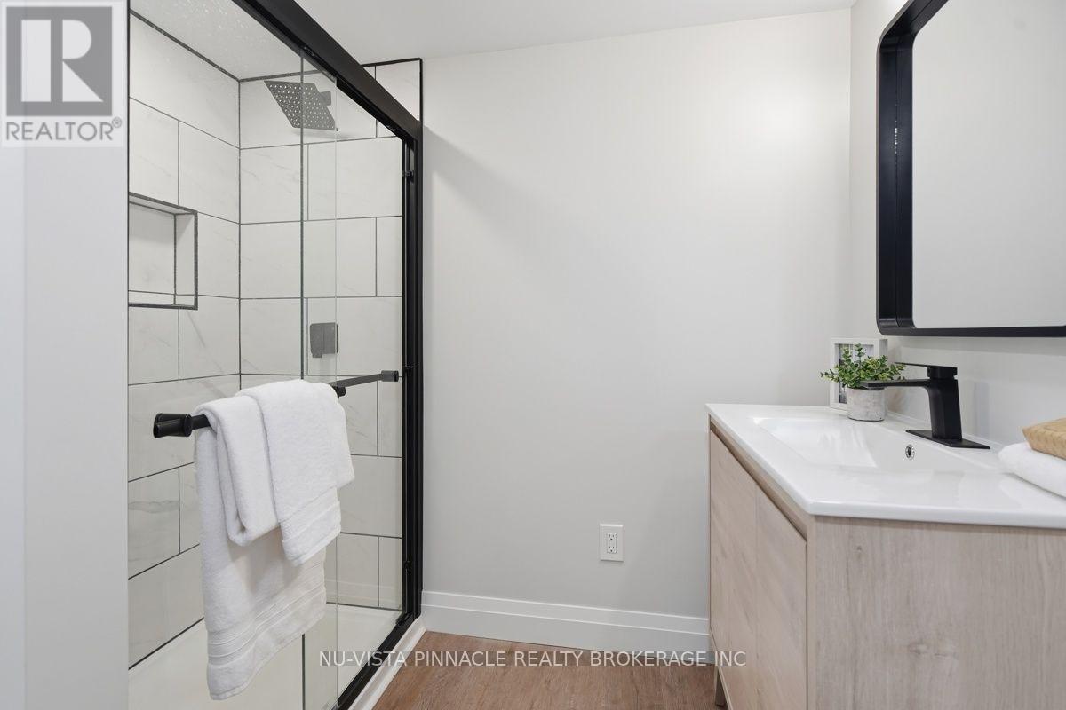59 KINNEAR CRESCENT - 36