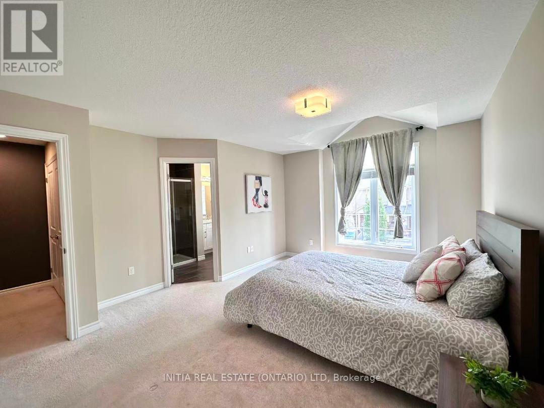 #31 1010 FANSHAWE PARK ROAD E - 12