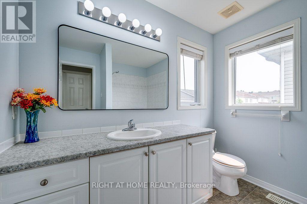 247 FELICIA CRESCENT - 16