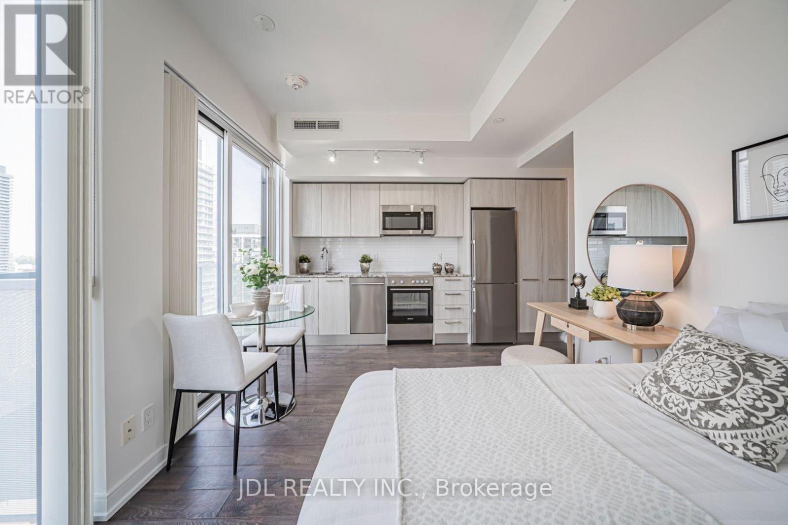 #3510 28 WELLESLEY STREET E - Image 9