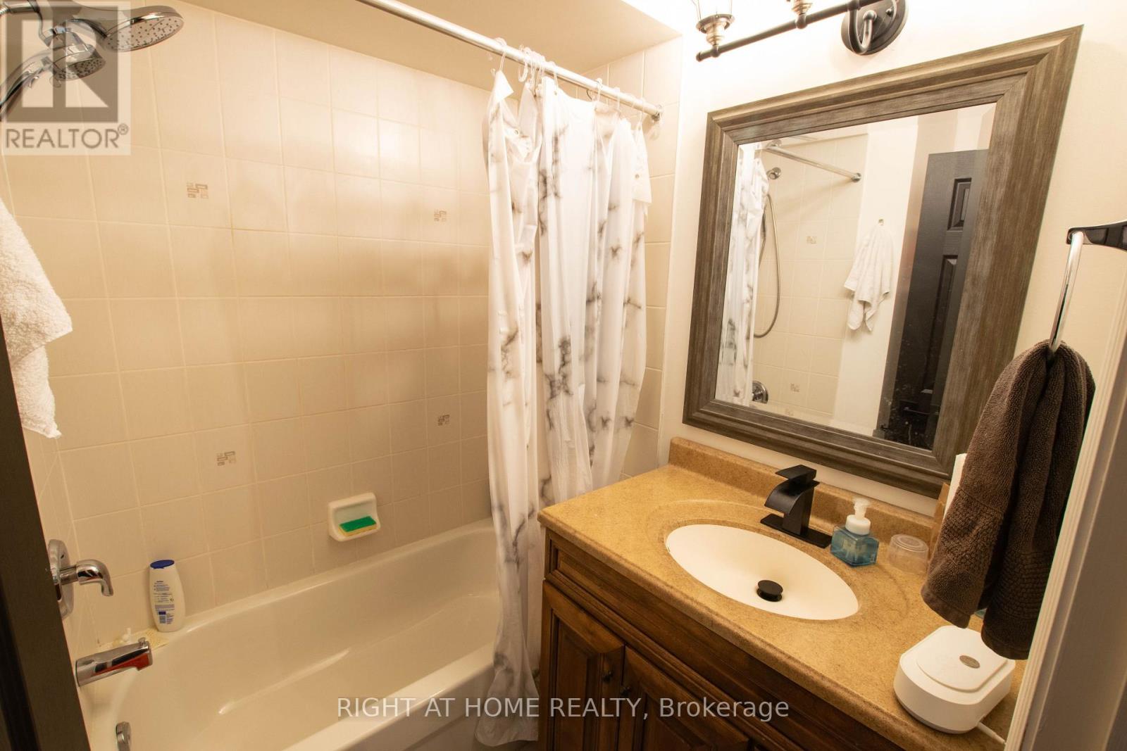#54 1250 ST MARTINS DRIVE - 19
