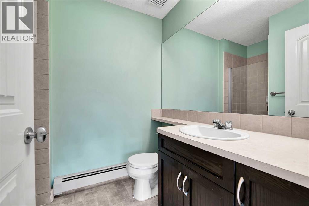 #1 108 Village Heights SW - 23