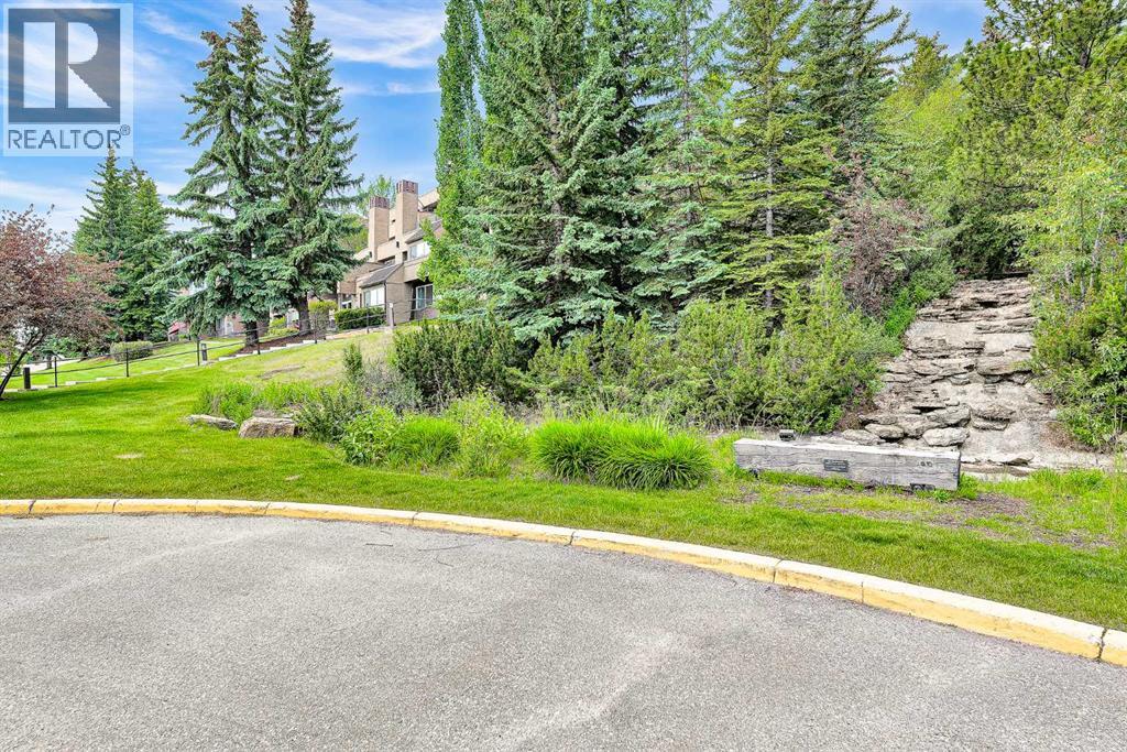 #1 108 Village Heights SW - 35