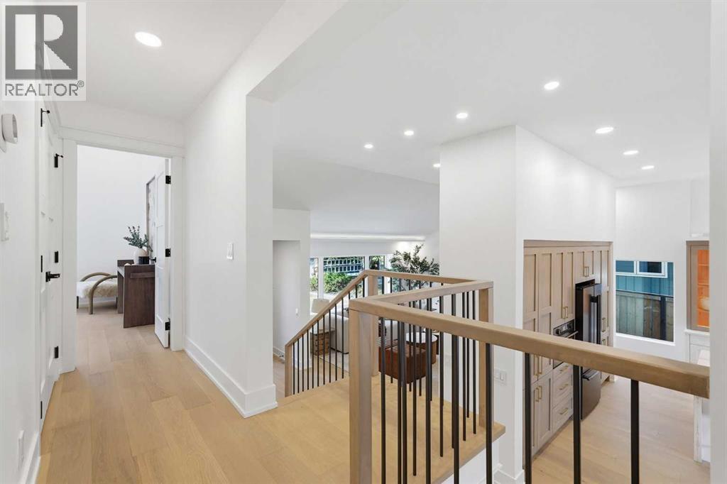 60 Lake Lucerne Close SE - 18