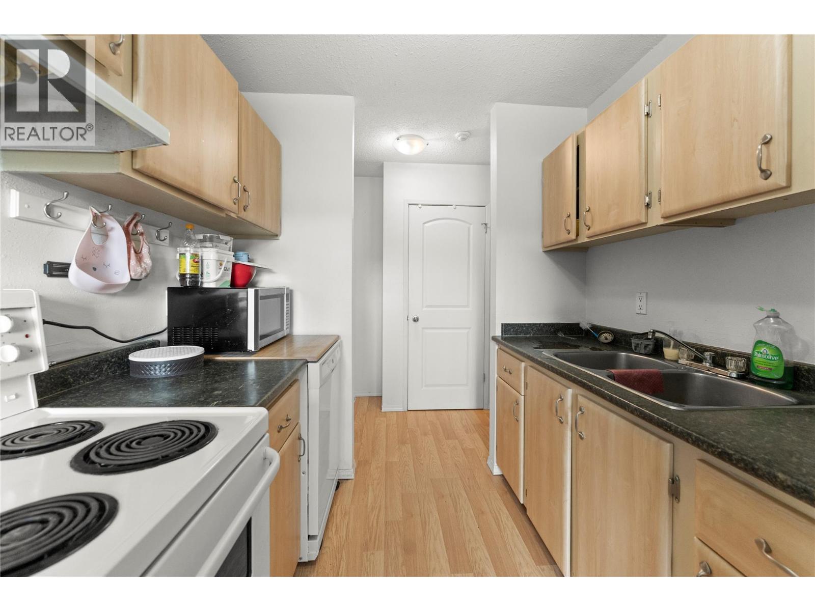 #412 555 DALGLEISH Drive - 9