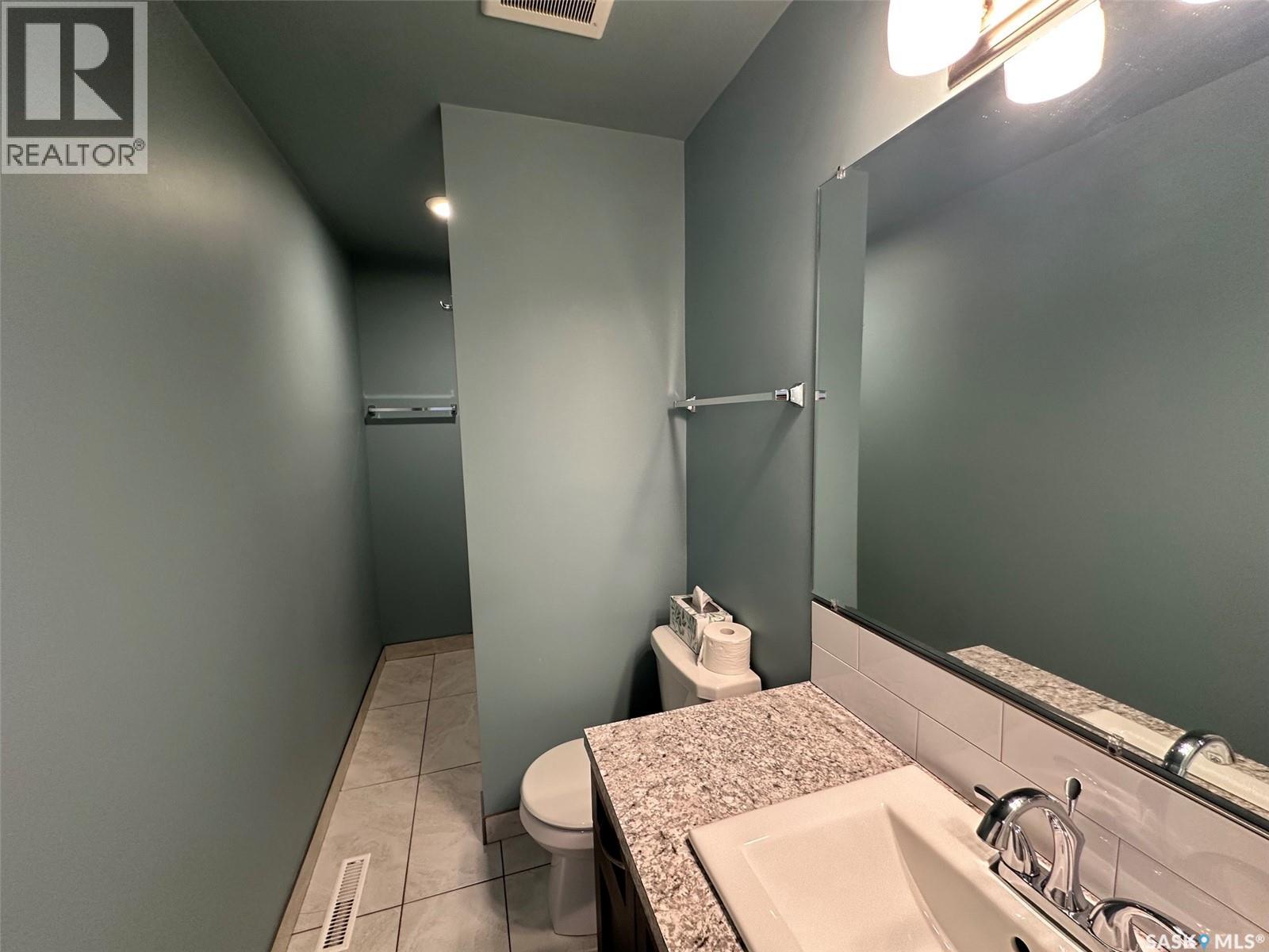 142 2nd AVENUE W - Image 12