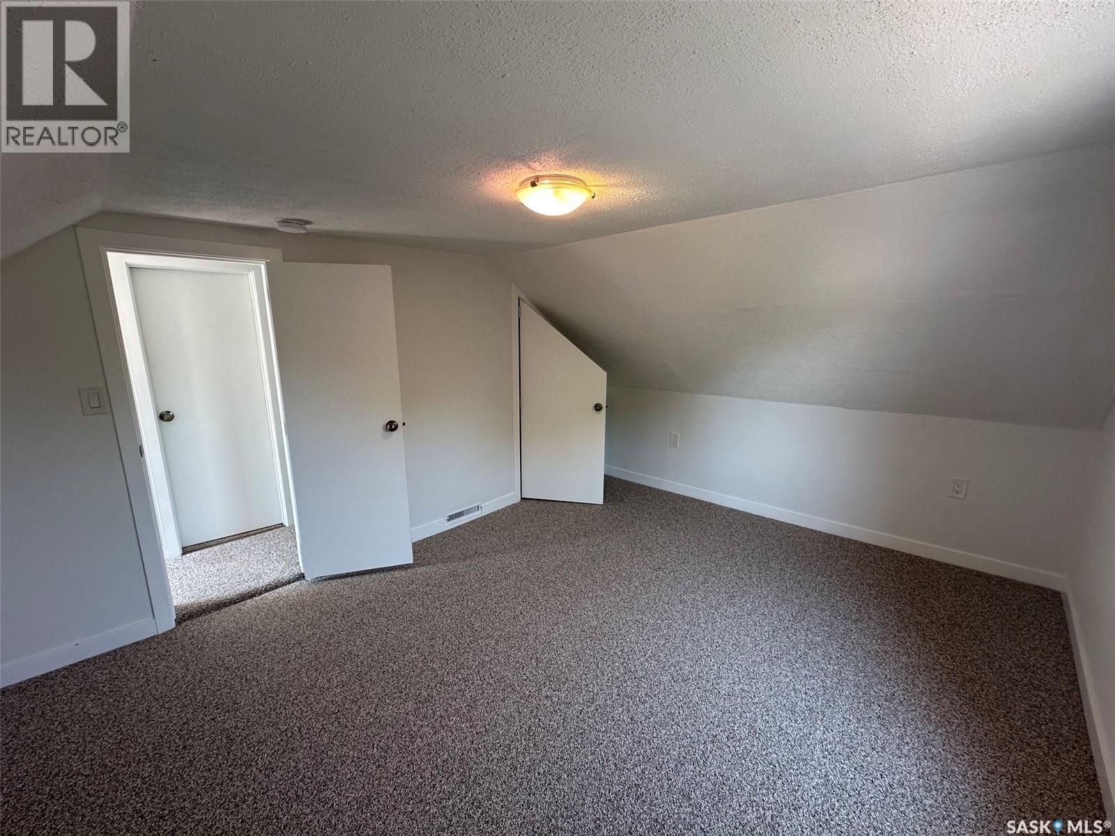 142 2nd AVENUE W - Image 22