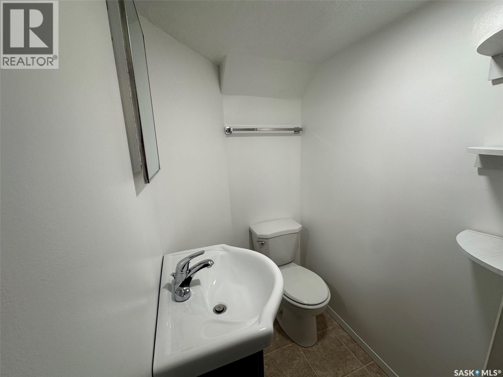 142 2nd AVENUE W - Image 26