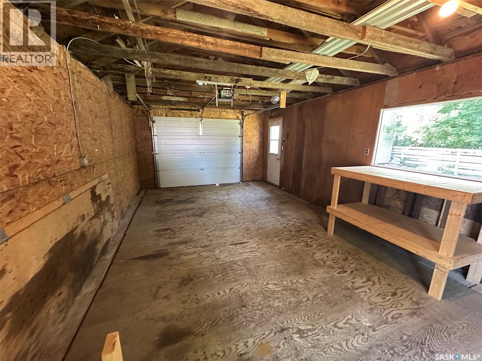 142 2nd AVENUE W - Image 28