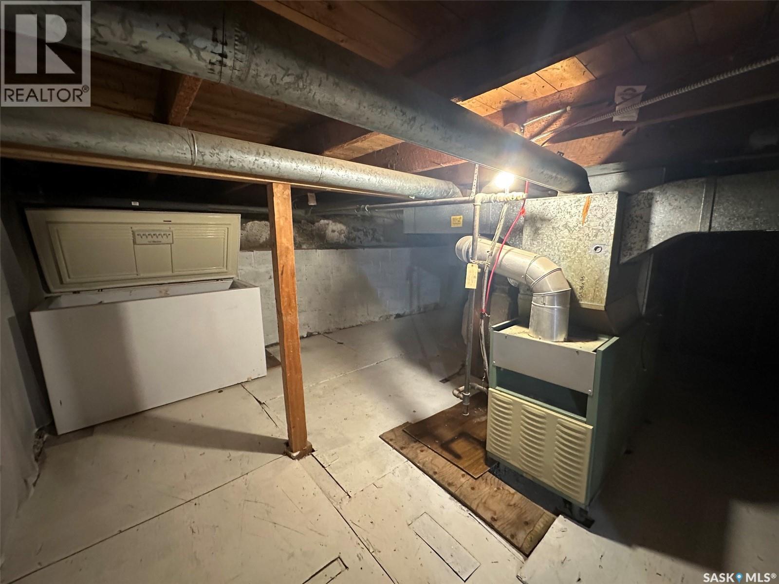 142 2nd AVENUE W - Image 30