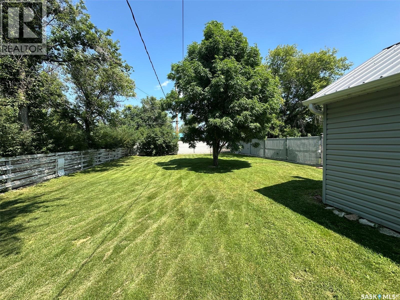 142 2nd AVENUE W - Image 31