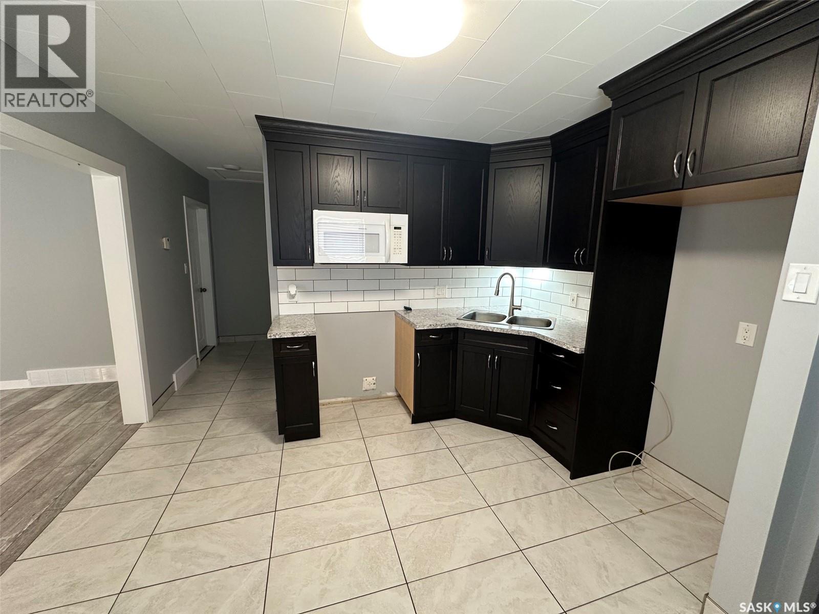 142 2nd AVENUE W - Image 7