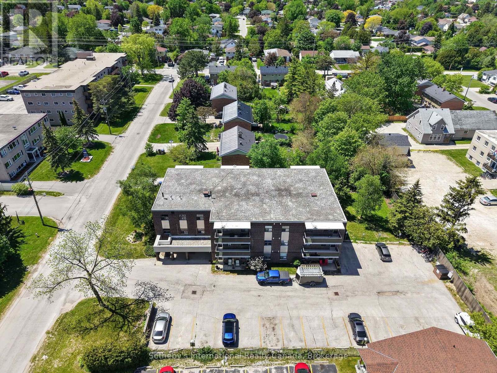#101 173 EIGHTH STREET - 30