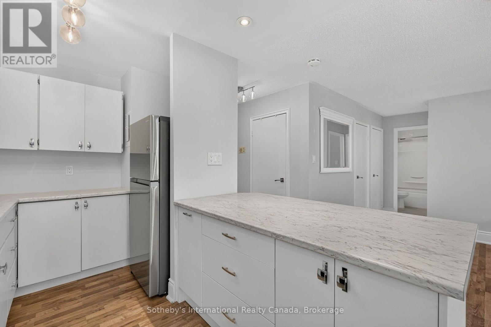 #101 173 EIGHTH STREET - 21