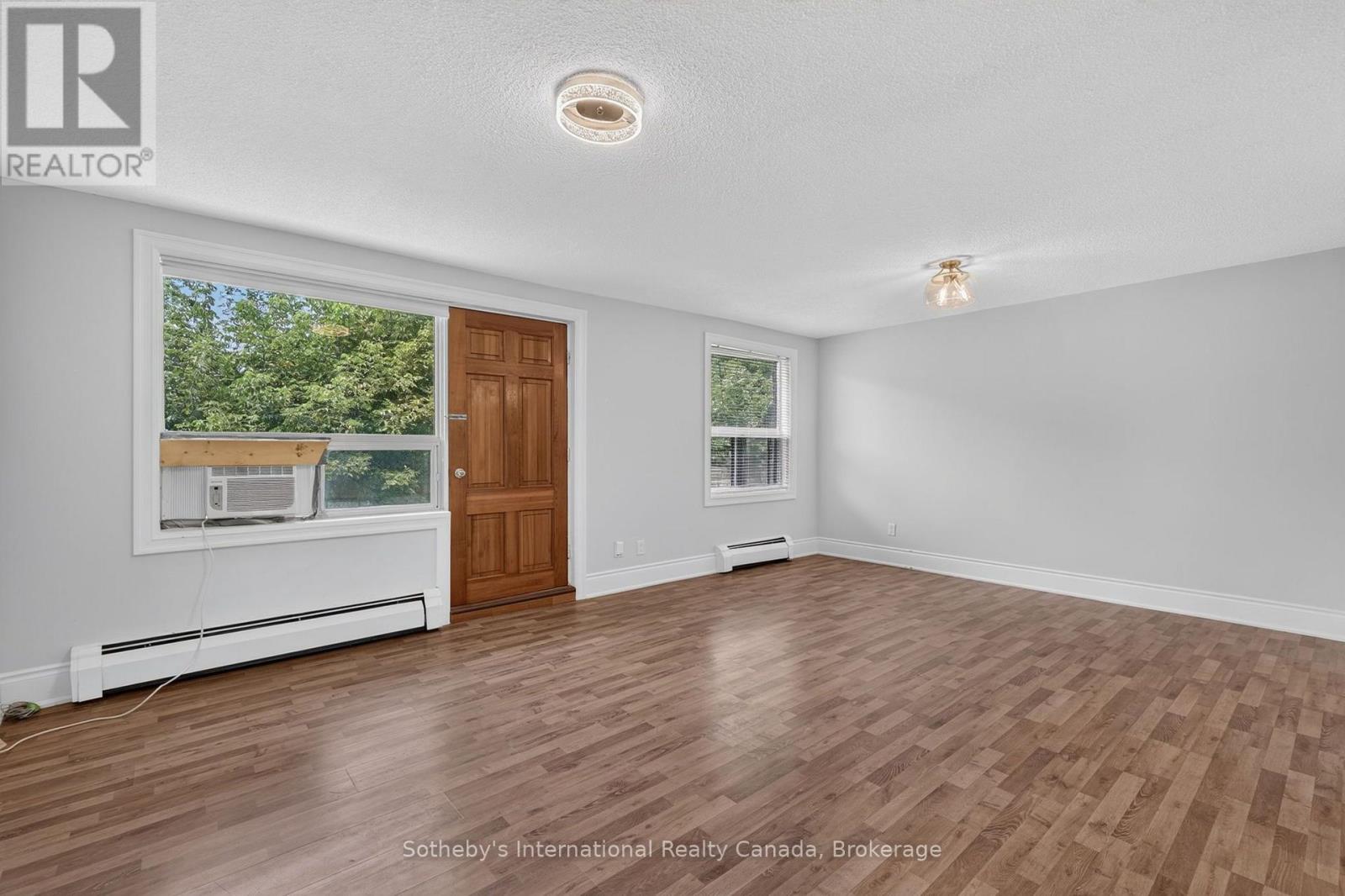 #101 173 EIGHTH STREET - 11