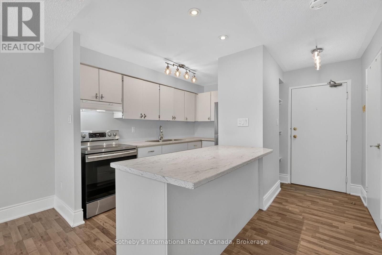 #101 173 EIGHTH STREET - 18
