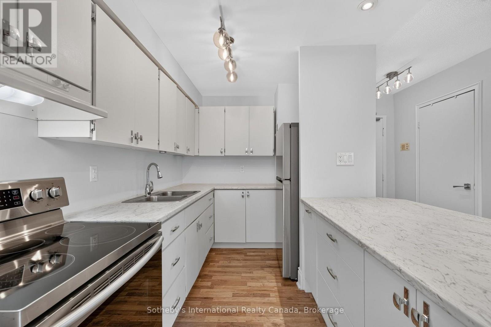 #101 173 EIGHTH STREET - 20