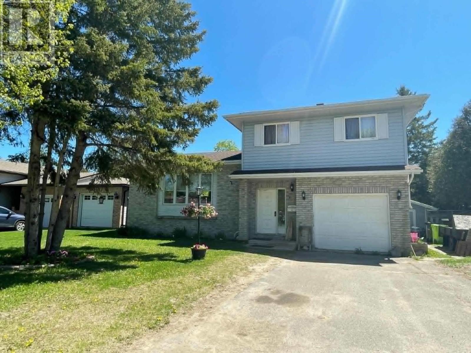 132 Parkland CRES - 1