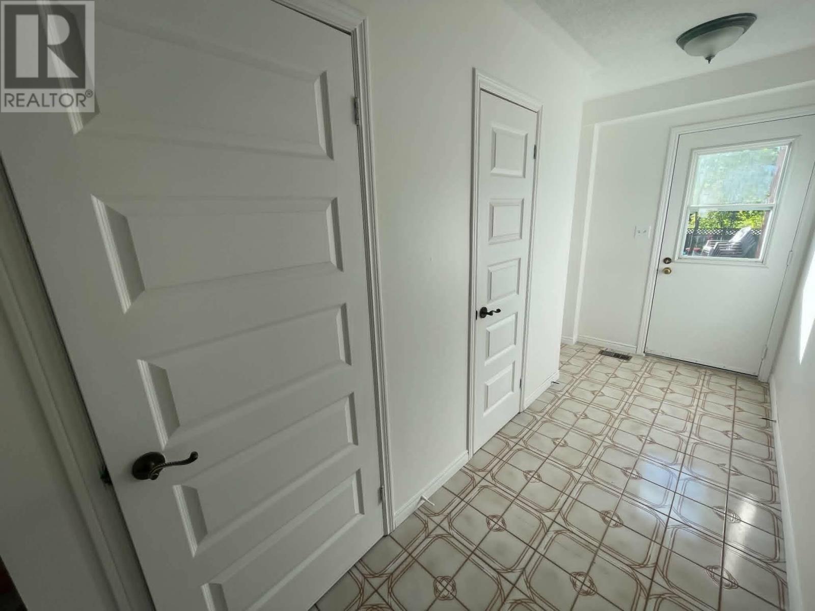 132 Parkland CRES - 18