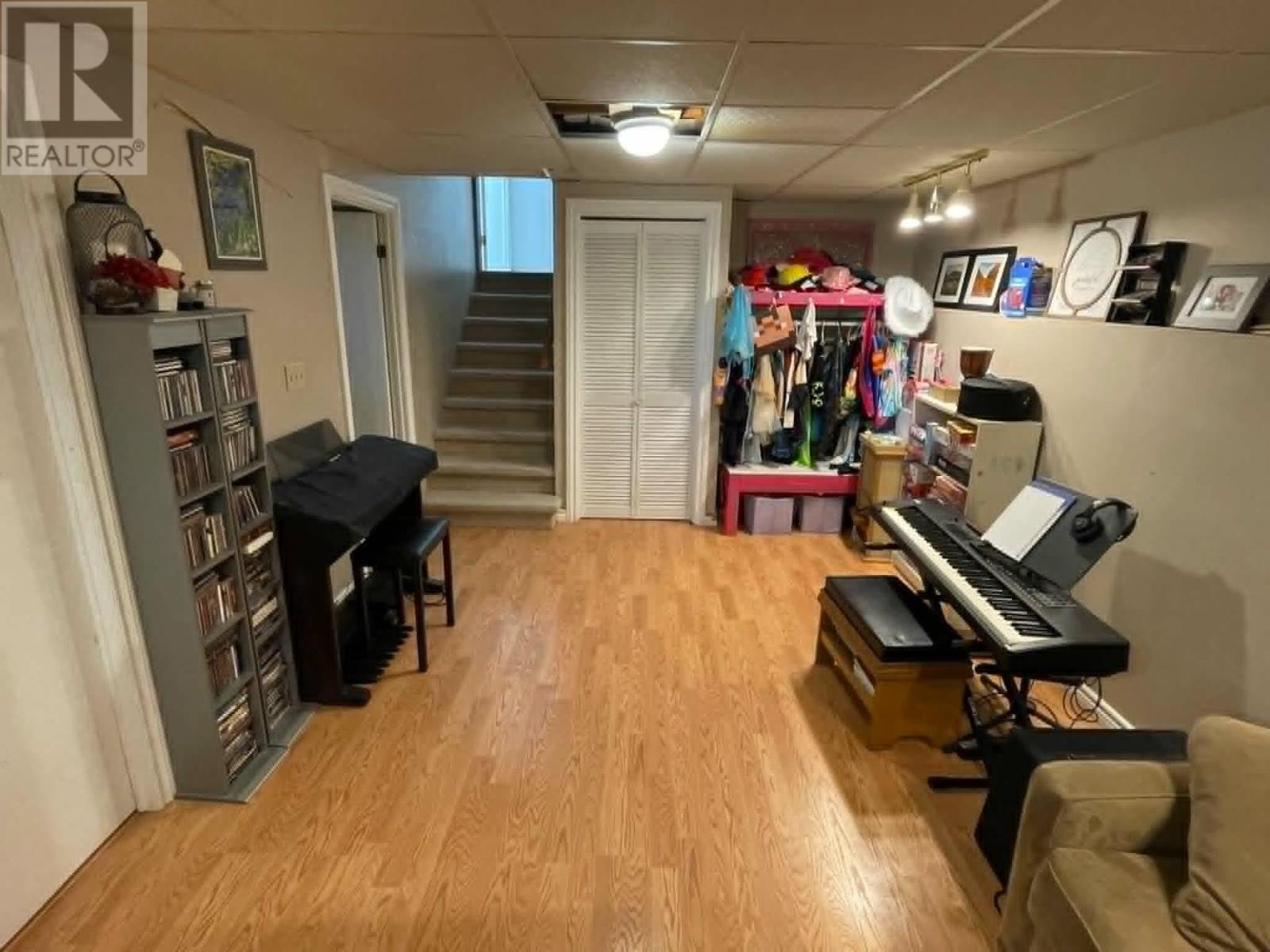 132 Parkland CRES - 21