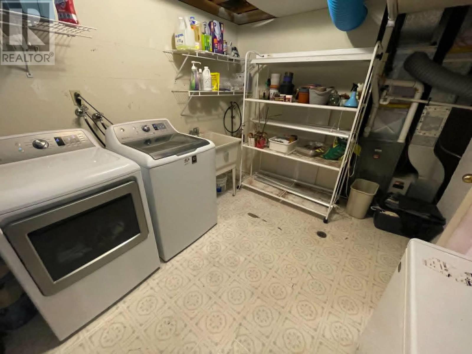 132 Parkland CRES - 23