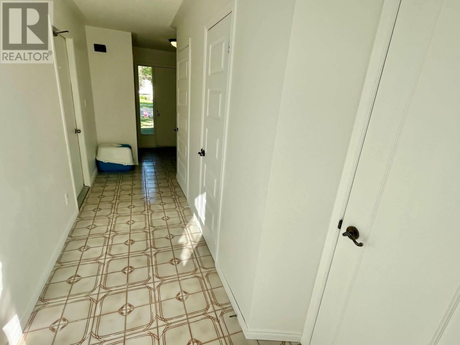 132 Parkland CRES - 16