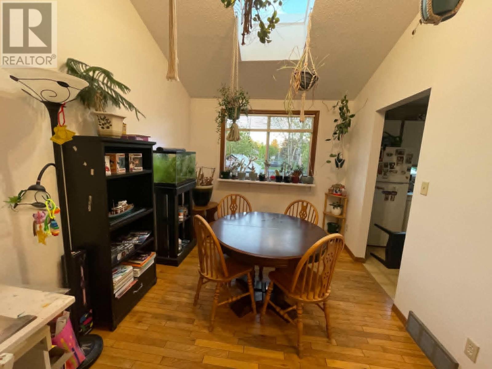 132 Parkland CRES - 5
