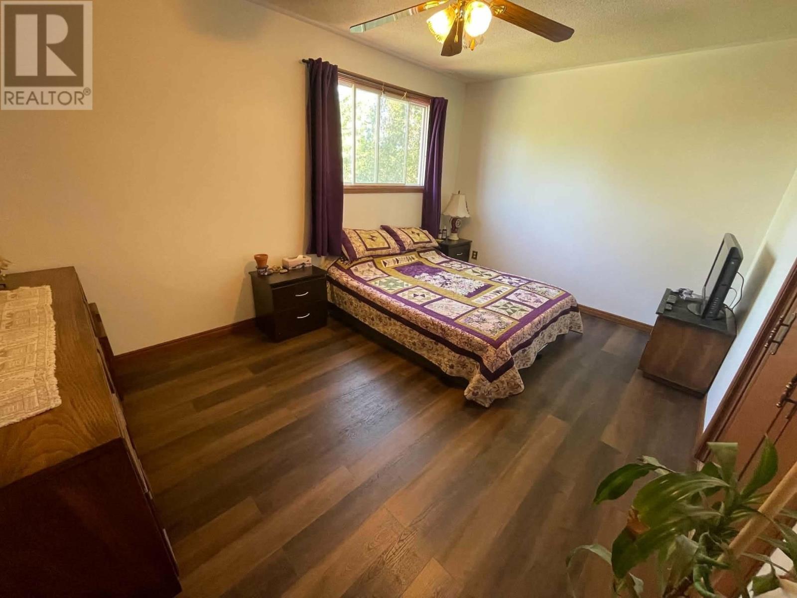 132 Parkland CRES - 8