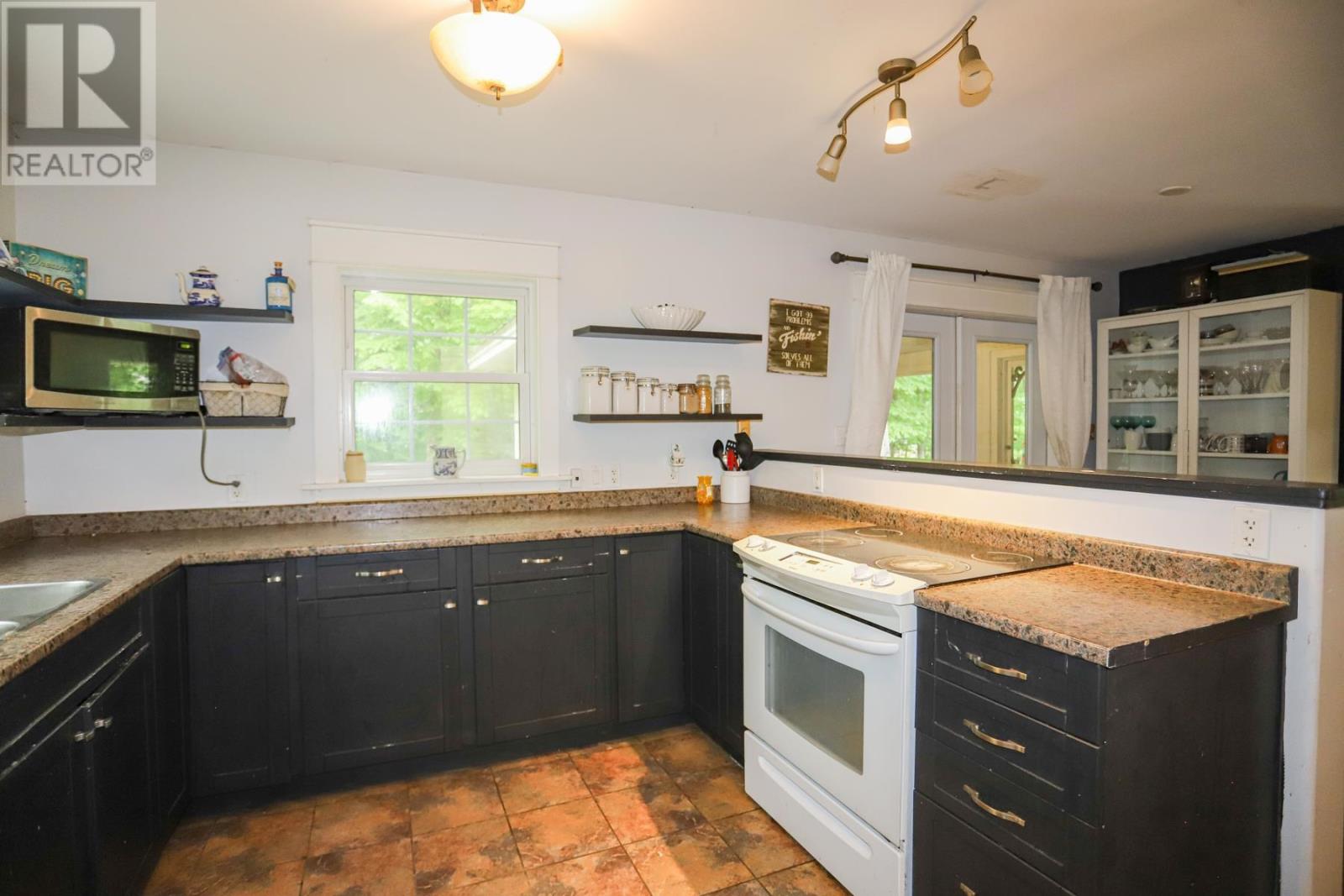 3093 Sixth ST - 17