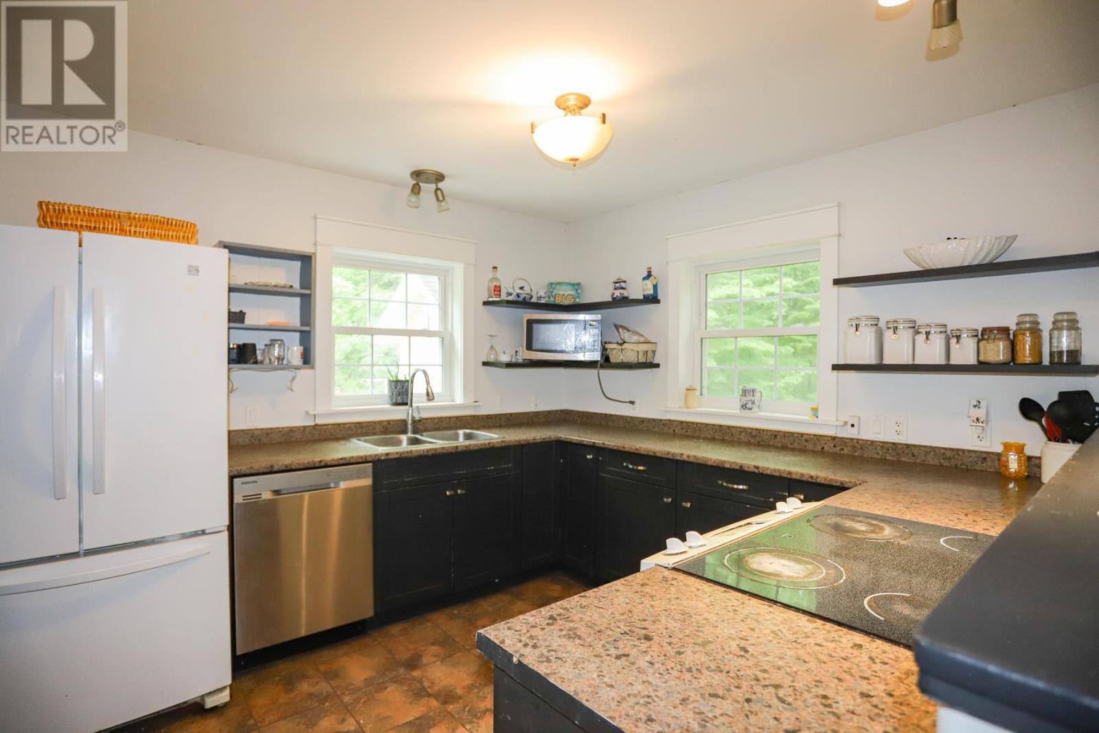 3093 Sixth ST - 15