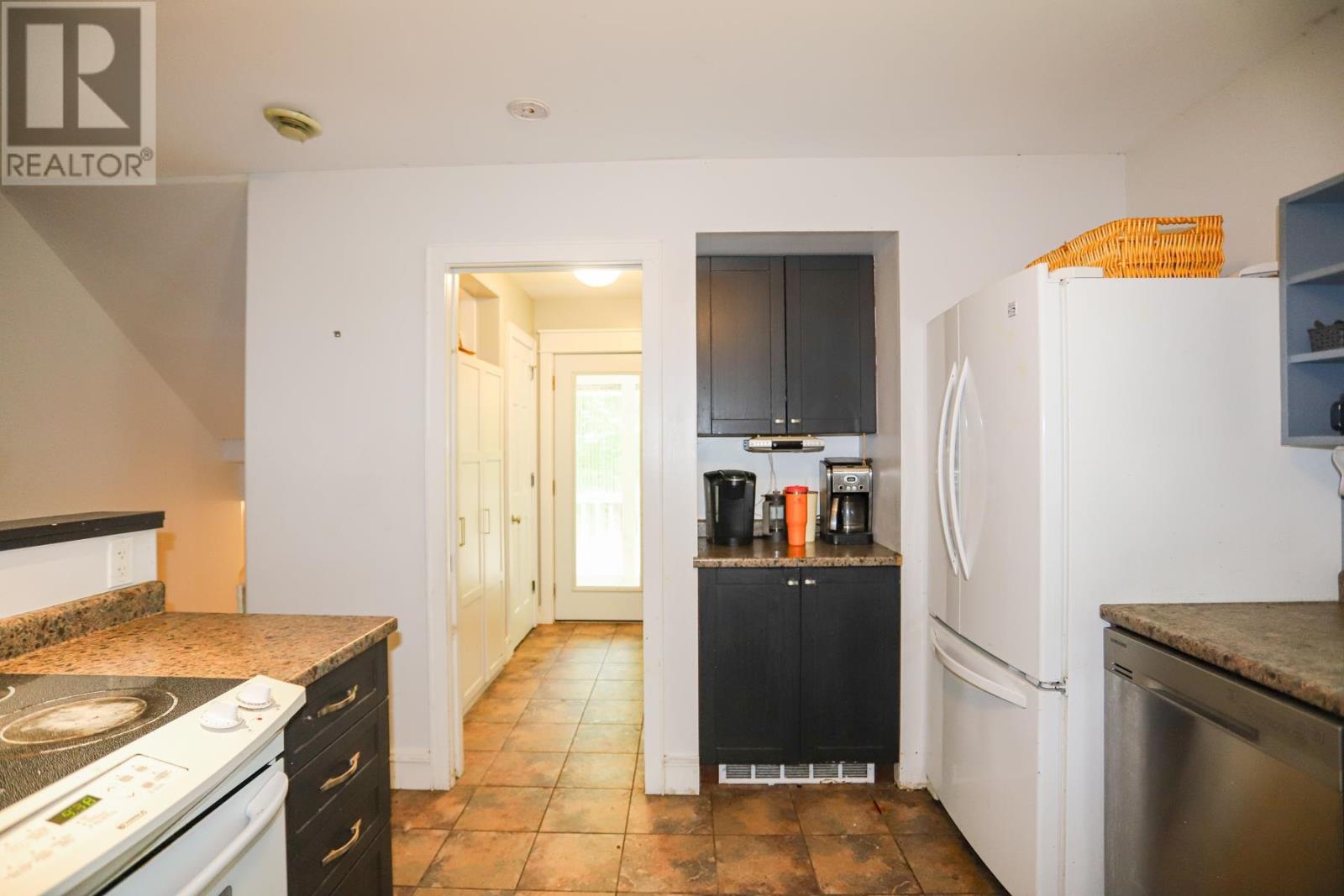 3093 Sixth ST - 14