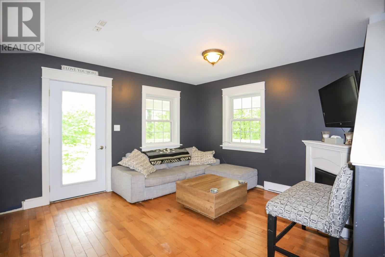 3093 Sixth ST - 23