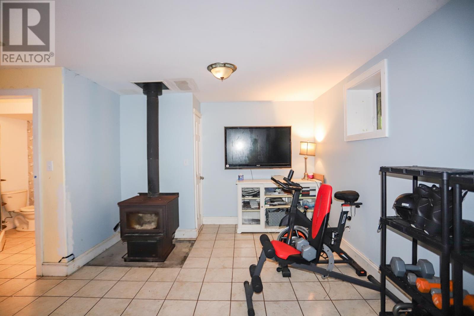 3093 Sixth ST - 43