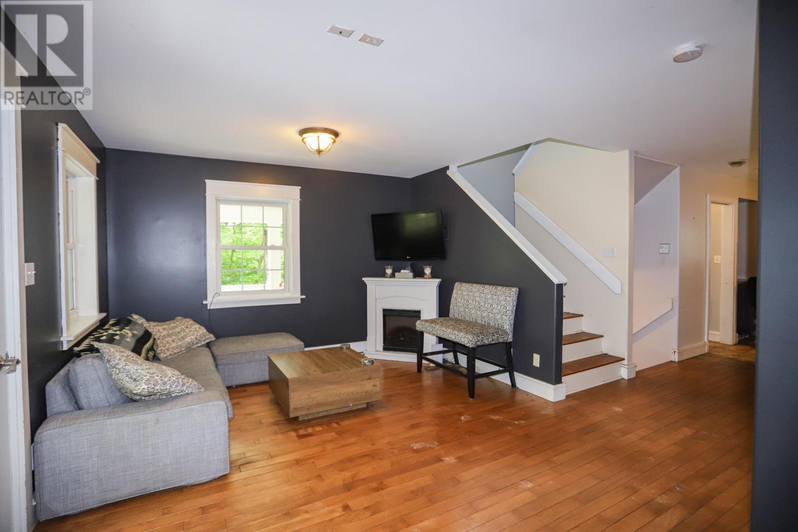 3093 Sixth ST - 21