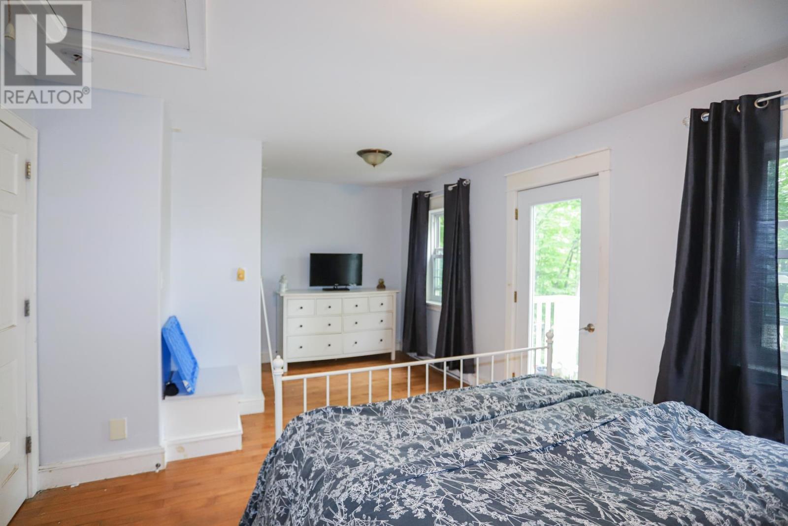 3093 Sixth ST - 33