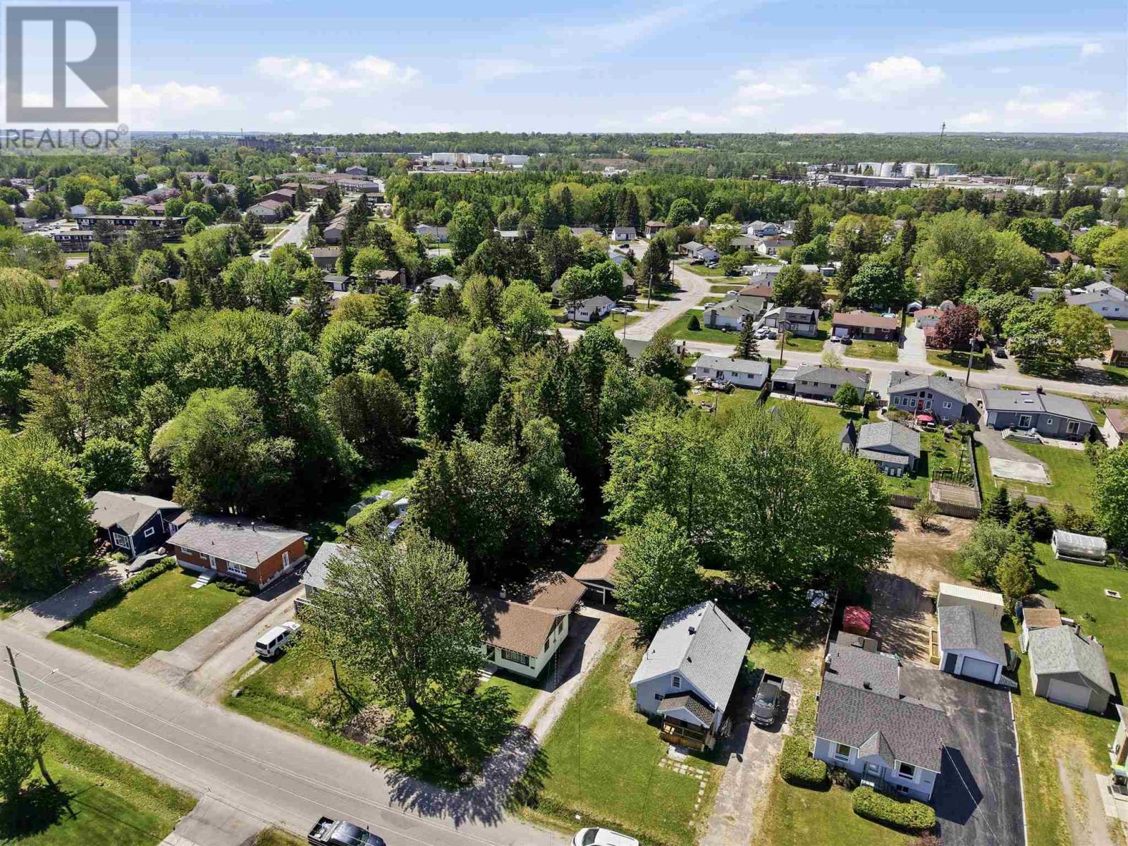 104 Eastern AVE - 33