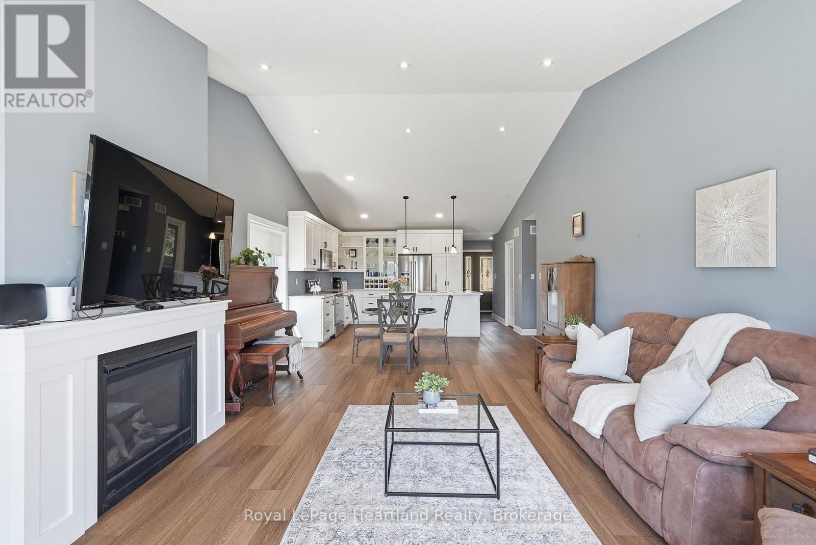 10 MINTO STREET S - 11