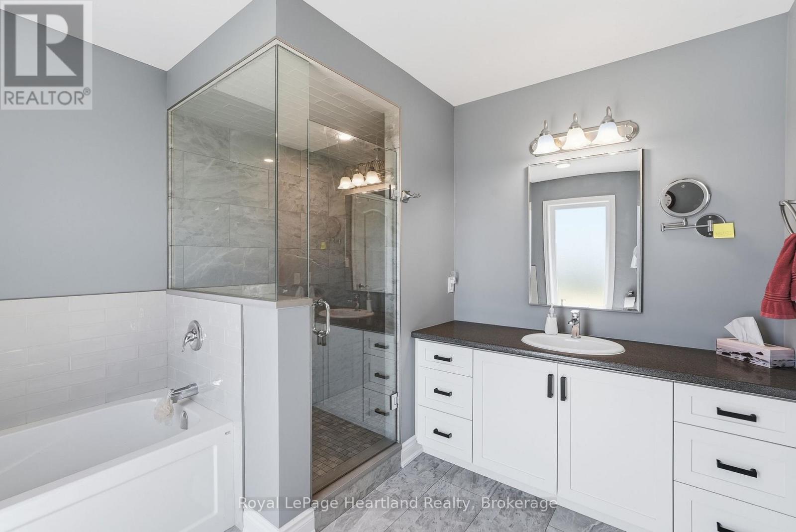 10 MINTO STREET S - 18