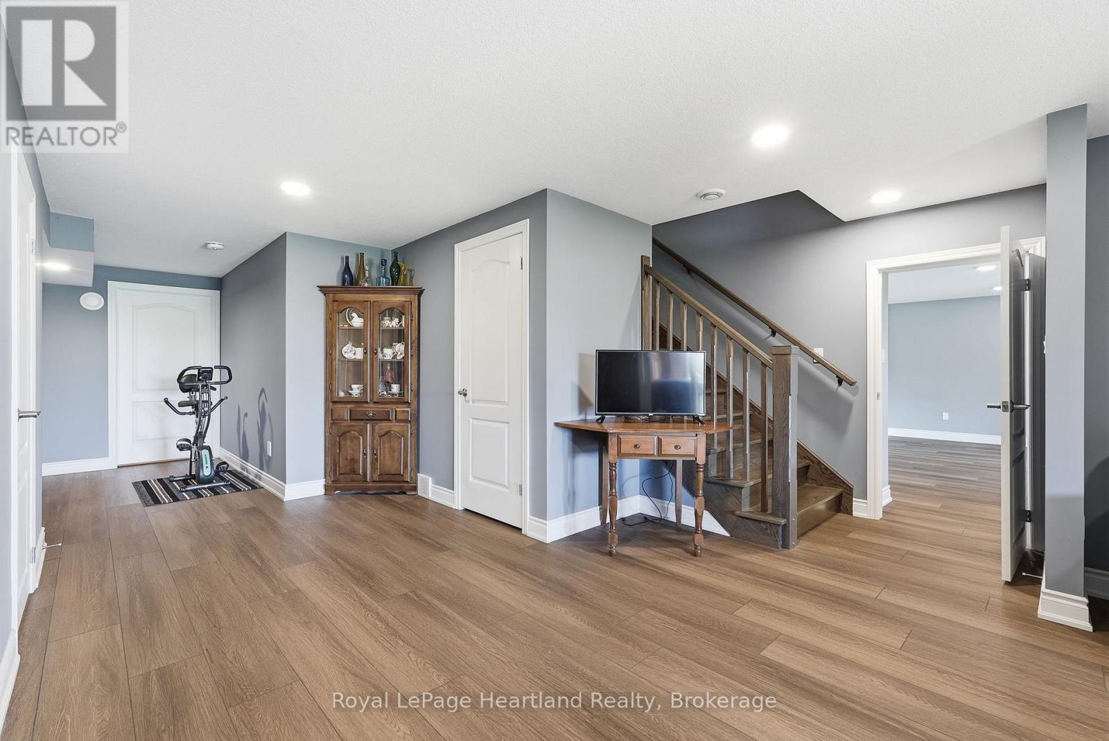 10 MINTO STREET S - 21