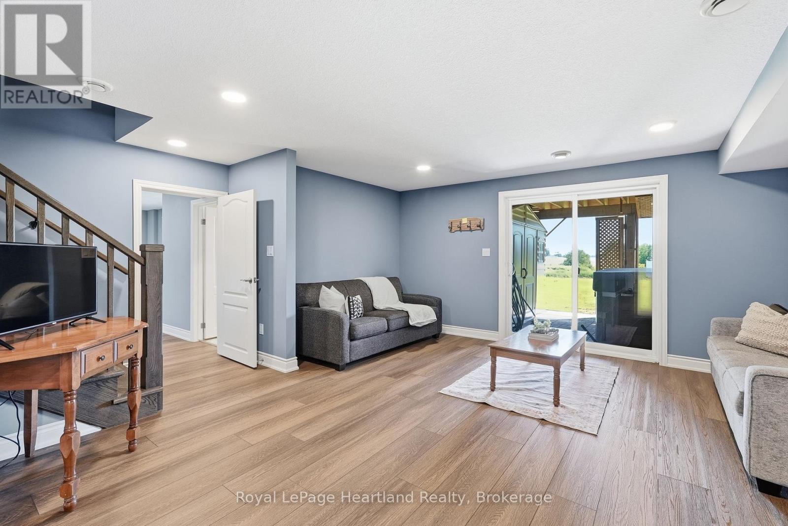 10 MINTO STREET S - 22