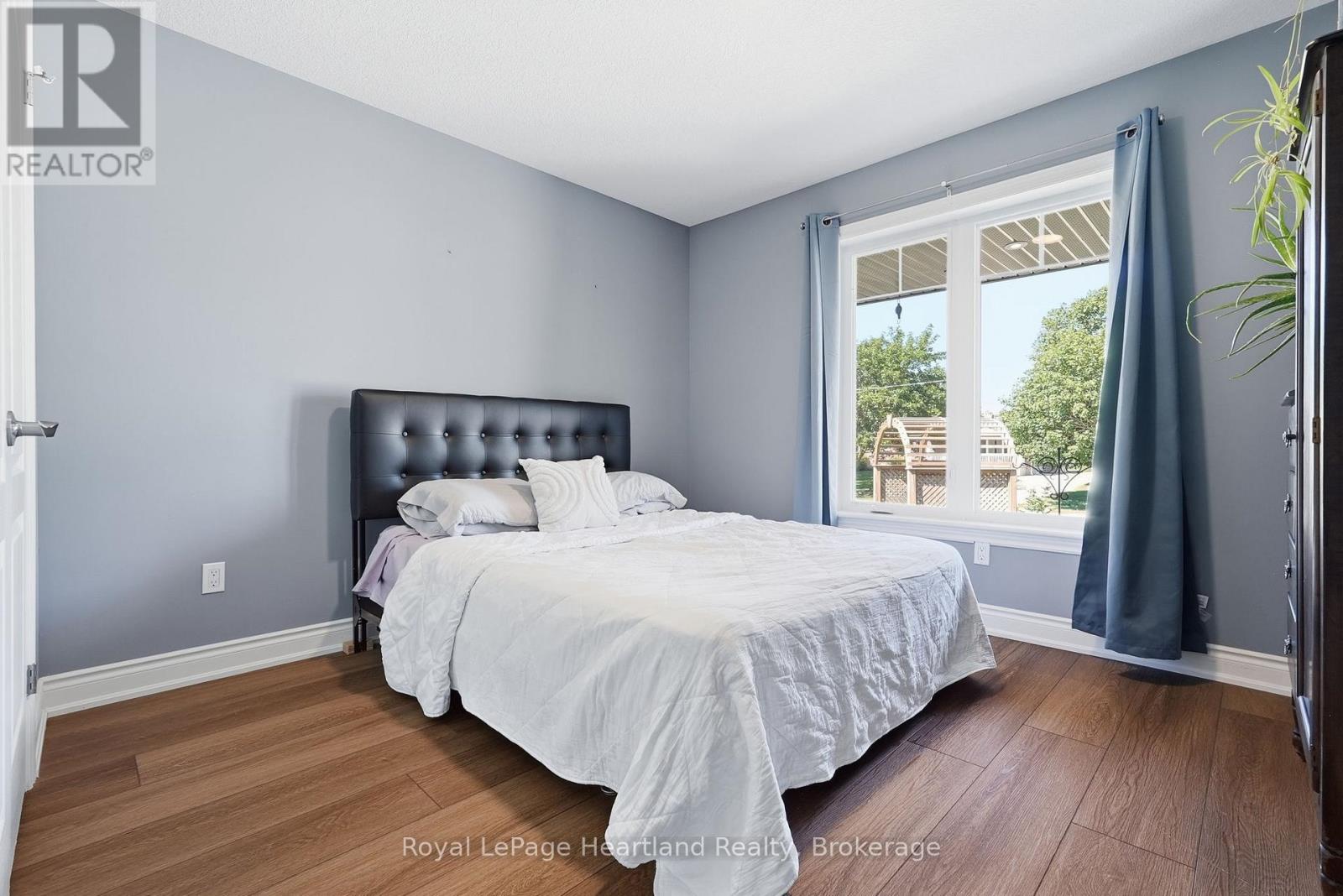 10 MINTO STREET S - 9
