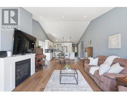 Kitchen - 10 Minto Street S, Minto, ON N0G1M0 Photo 11