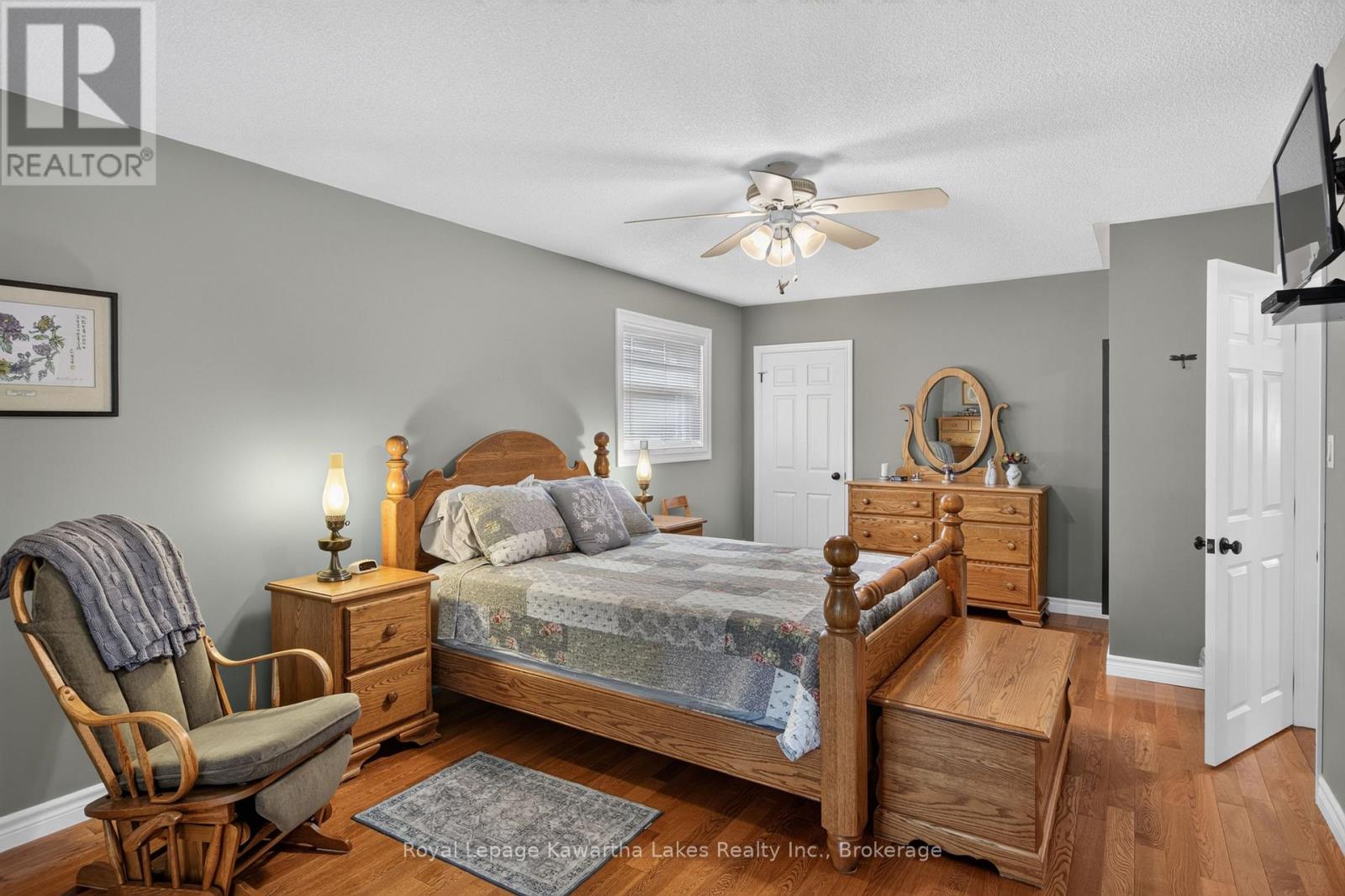 18 MADILL CRESCENT - 20