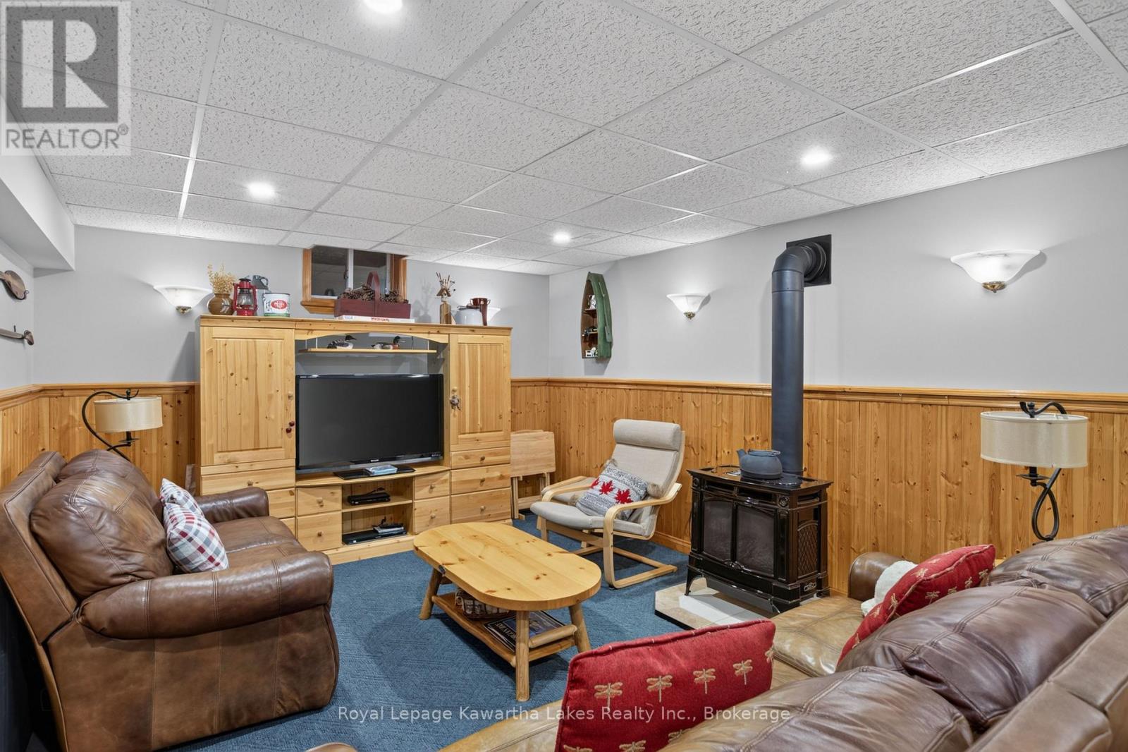 18 MADILL CRESCENT - 24